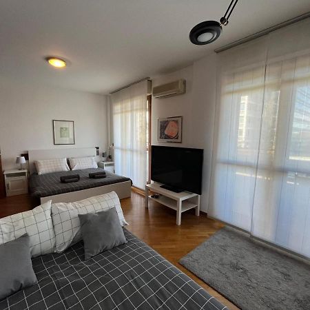 Bedandbreakfast Eni Torri Lombarde San Donato Bbqueen San Donato Milanese Exterior foto