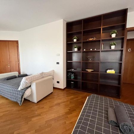 Bedandbreakfast Eni Torri Lombarde San Donato Bbqueen San Donato Milanese Exterior foto