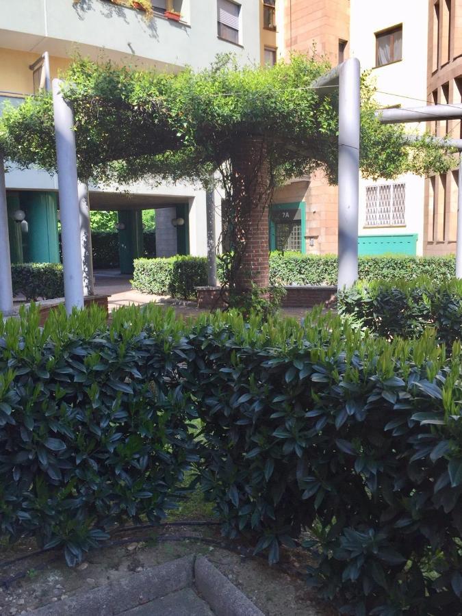 Bedandbreakfast Eni Torri Lombarde San Donato Bbqueen San Donato Milanese Exterior foto