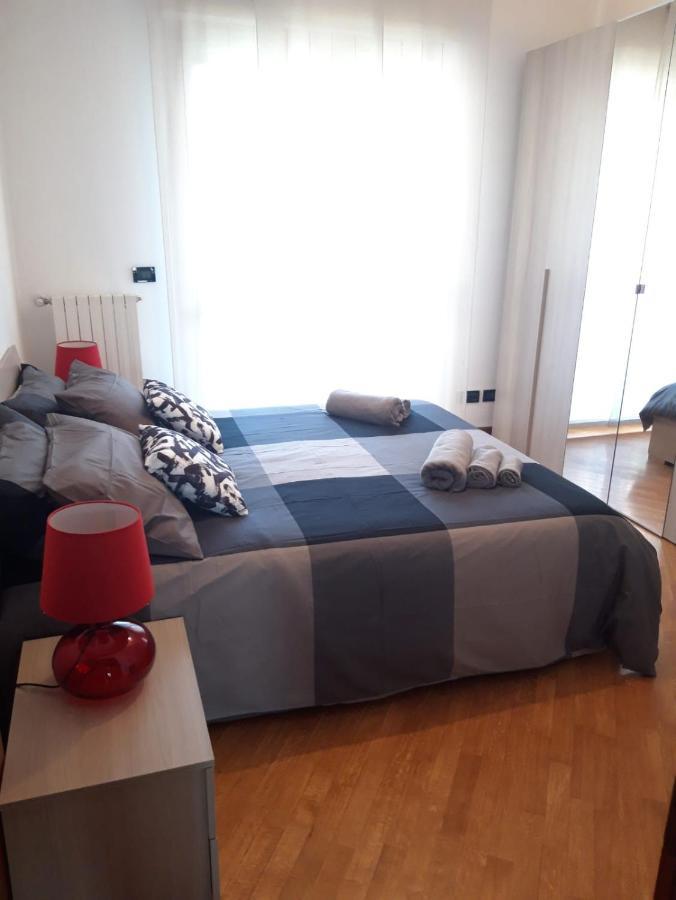 Bedandbreakfast Eni Torri Lombarde San Donato Bbqueen San Donato Milanese Exterior foto