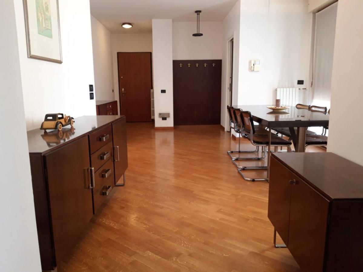 Bedandbreakfast Eni Torri Lombarde San Donato Bbqueen San Donato Milanese Exterior foto