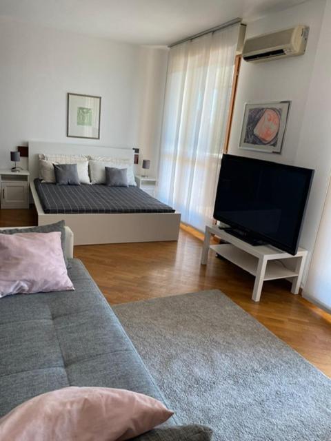 Bedandbreakfast Eni Torri Lombarde San Donato Bbqueen San Donato Milanese Exterior foto