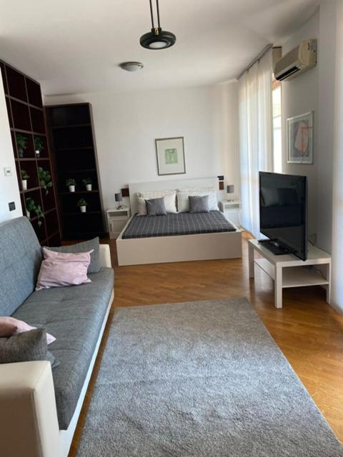 Bedandbreakfast Eni Torri Lombarde San Donato Bbqueen San Donato Milanese Exterior foto