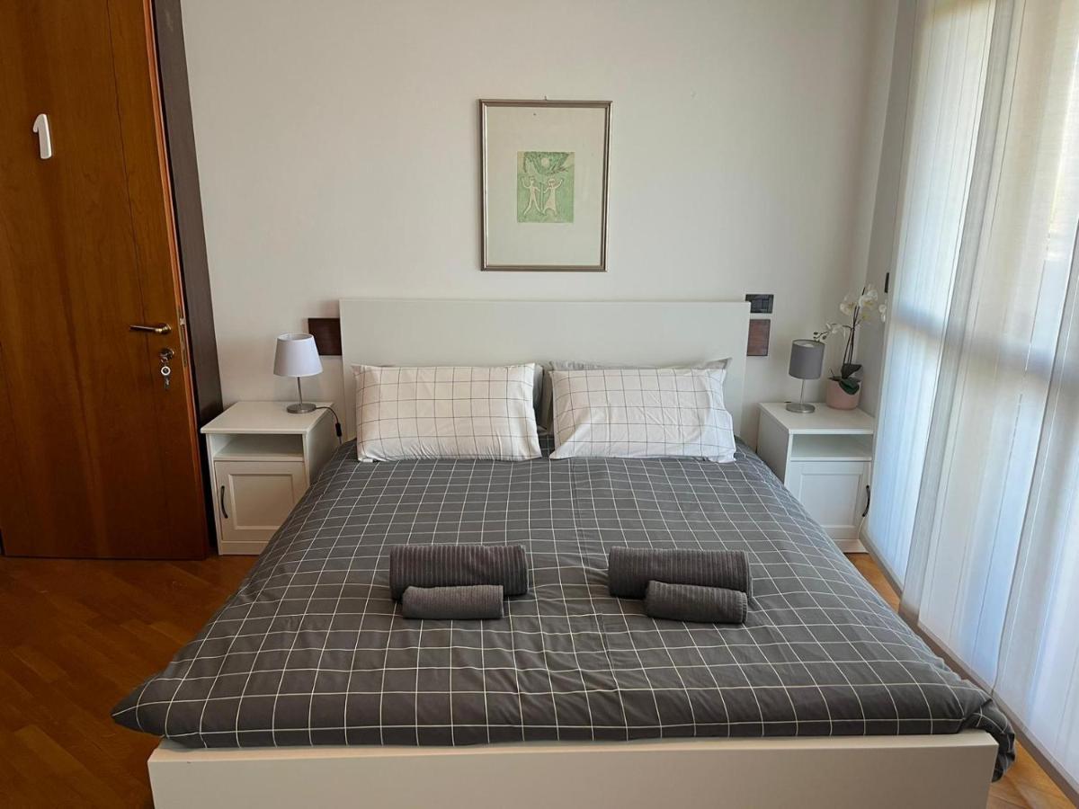 Bedandbreakfast Eni Torri Lombarde San Donato Bbqueen San Donato Milanese Exterior foto